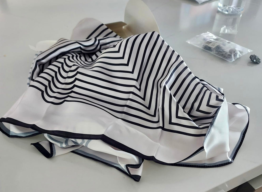 Bella: Elegant & Versatile Scarf