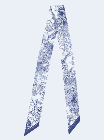 同款造型｜凡爾賽茹伊灰藍色絲巾