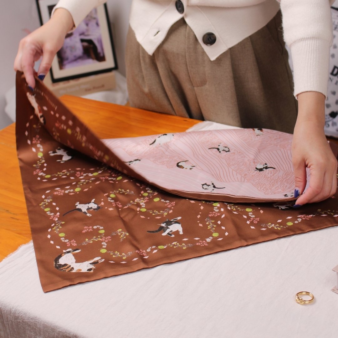 Yogis Cat and Flower Brown Tatra Mountain Silky Scarf Gift Set (Double Face Silky Scarf and Scarf Ring)